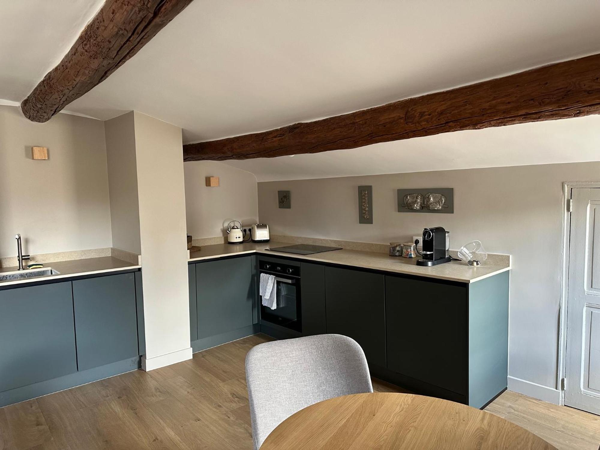Apartment Cabadol - Aix Centre Historique - Tres Calme - 50m Cours Mirabeau *